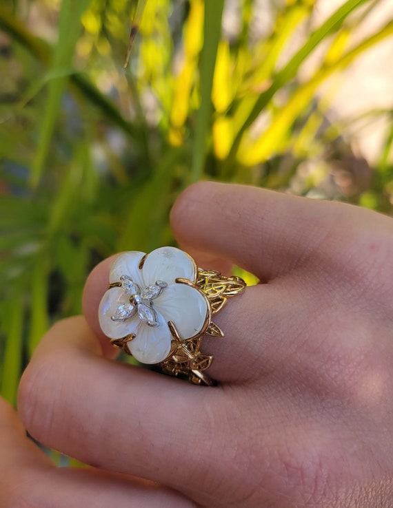 Mother of pearl flower ring deals