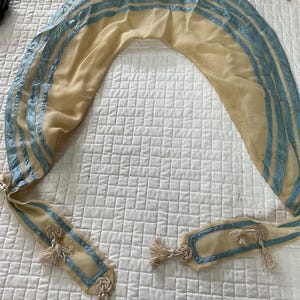Vintage collar