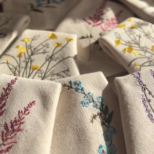 Embroidered Wildflower Napkins Botanical Embroidery Backyard Wedding Washed Linen French Style Housewarming Gift Set  Easter Party Decor