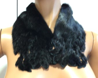 Fendi Black Fur Collar – Silk Lined, Appliqué Detail