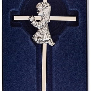 Silbernes Mädchen Wandkreuz: Geschenk zur Taufe