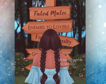 Puede incluir: Una mujer con el pelo largo y castaño trenzado se encuentra frente a un poste indicador de madera con cuatro letreros. Los letreros dicen "Fated Mates", "Enemies to Lovers", "For" y "Family". La mujer lleva un vestido azul claro de hombros descubiertos. El fondo es un bosque con árboles verdes y flores rosas.