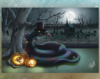 Puede incluir: Ilustración digital de una serpiente con sombrero de copa y capa, con dos calabazas talladas. El fondo muestra un cementerio bajo la luna llena, creando un tema de Halloween.