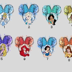 以下が含まれることがあります： ディズニーのプリンセスをテーマにした水彩画風のミッキーマウスの耳のイラスト。各デザインは、ミッキーマウスの耳の形の中にプリンセスの肖像画と、お揃いのリボンが特徴です。プリンセスには、シンデレラ、エルサ、ジャスミン、ティアナ、ラプンツェル、アリエル、白雪姫、ベルが含まれます。