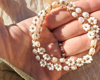 Blümchen Perlenkette | Gänseblümchen Halskette | Geburtstagsgeschenk für Freundin | Geschenk für sie , Süßwasserperlen | wasserfest