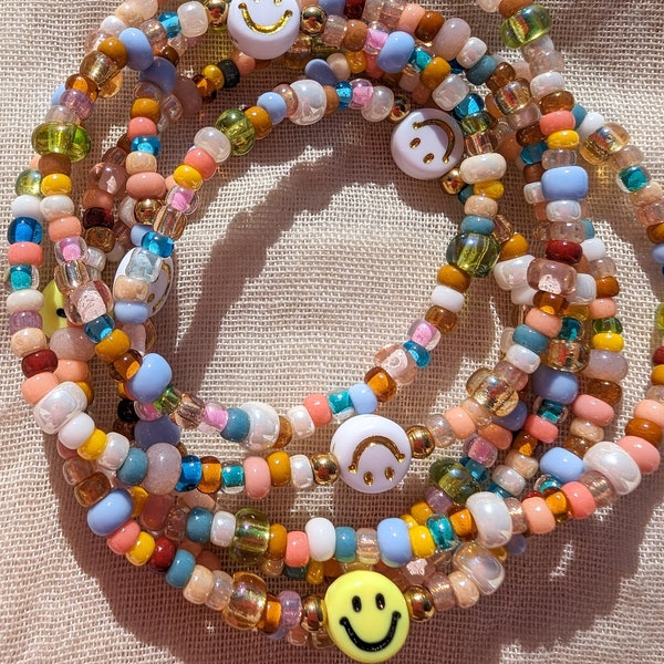 Buntes Perlenarmband SMILEY | Freundschaftsarmband | Geschenk zur Geburt, Muttertag, Geburtstag | hochwertig | wasserfest