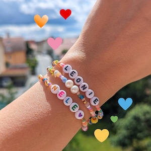 Armband mit Name, personalisiertes Armband, Buchstaben, buntes Perlenarmband, Freundschaftsband, Initialen