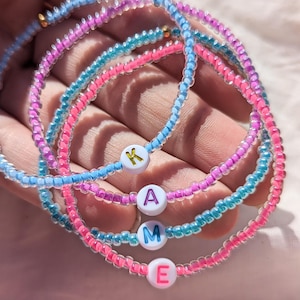 Armband mit Buchstabe, Initialen, Freundschaftsarmband, buntes Perlenarmband,  Geschenk für beste Freundin, Junggesellinnen Abschied