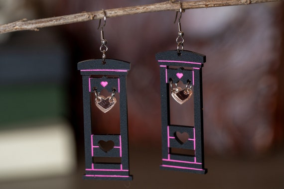 Guillotine Earrings, Cute Heart Guillotine Earrings, Black Hot Pink Earrings, Creepy Cute Earrings, Pastel Goth Earrings, Heart Guillotine
