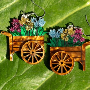 Frühlings Blumen Warenkorb Acryl Ohrringe, Laser geschnitten Ohrringe, Acryl Ohrringe, Frühling Ohrringe, Blumen Ohrringe, süße glitzernde Ohrringe