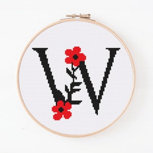 Blumen Buchstabe W Kreuzstichmuster, Monogramm W Kreuzstich, Anfangsstickerei, Großbuchstabe Muster, Alphabet Muster, digitales Muster