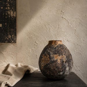 Wabi Sabi Dekorative Vase | Handgemachter Recyclingkarton, skulpturales Gefäß in Steinoptik