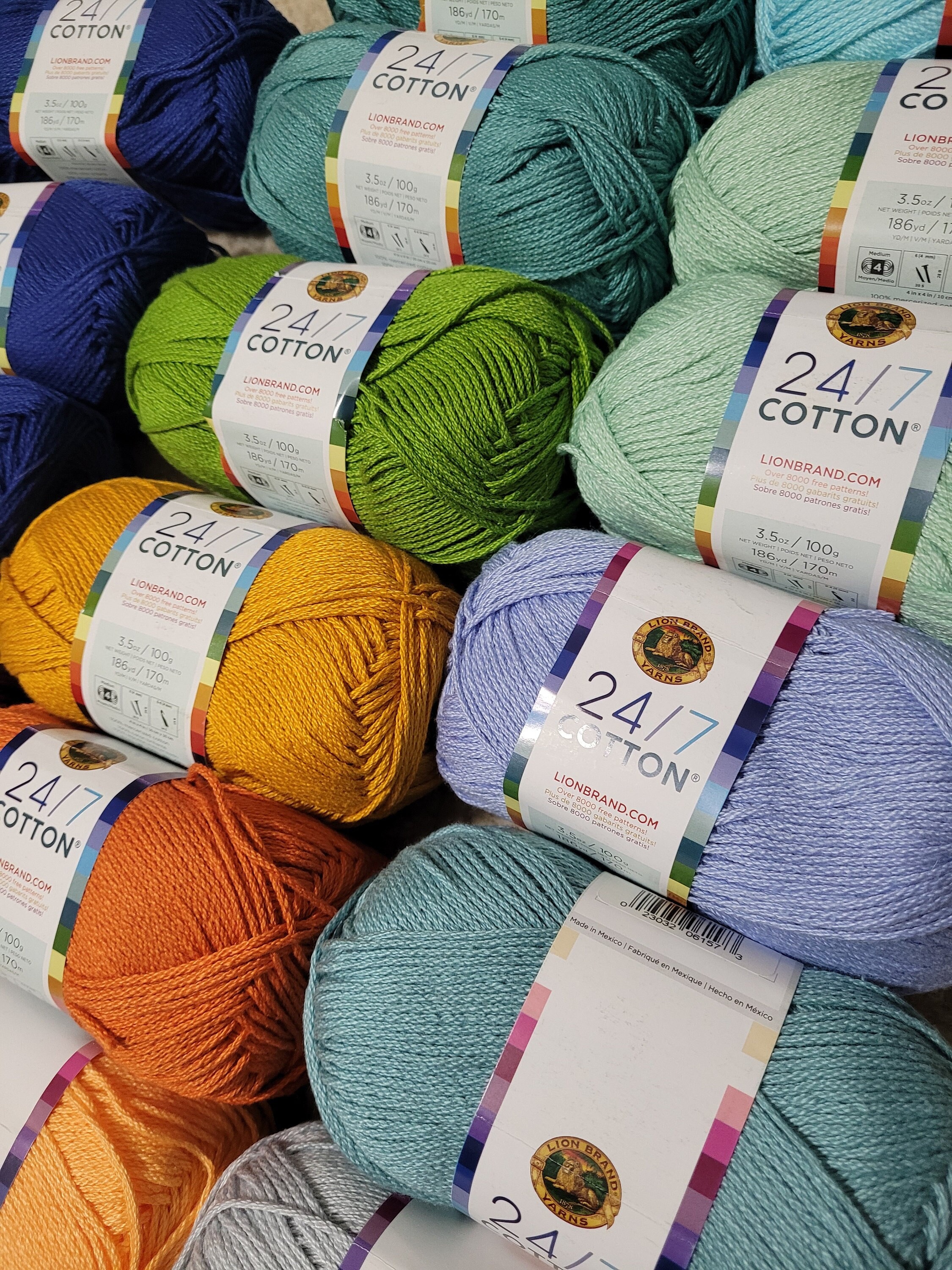 Lion Brand Cover Story Thick & Quick Yarn - Tropical, 39 Yards