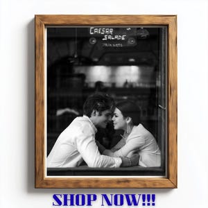 Fotografia di coppia in bianco e nero, stampa di amanti del caffè romantico, arte murale parigina, poster di amore senza tempo, download digitale