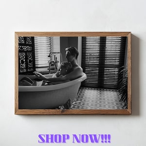 Impresión de pareja en la bañera, arte de pared romántico en blanco y negro, póster de amantes emotivos, decoración minimalista con melancolía para dormitorio o baño.