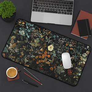 Cottagecore Floral Desk Mat: Vintage Botanical Extended Keyboard Pad