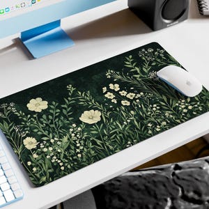 Cottagecore Floral Desk Mat: Vintage Botanical Office Decor