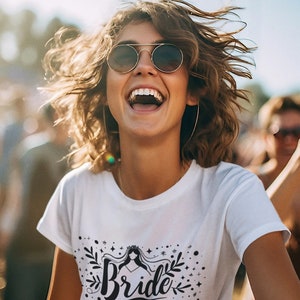 花嫁シャツ、花嫁になる人、婚約シャツ、ハネムーンシャツ、ブライダルギフト、ウェディングTシャツ、ブライダルシャワーギフト、花嫁Tシャツ、未来のミセス