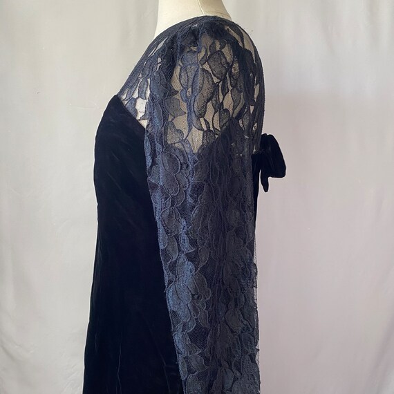 Vintage 1980s Black Velvet Dress with Lace Illusi… - image 3