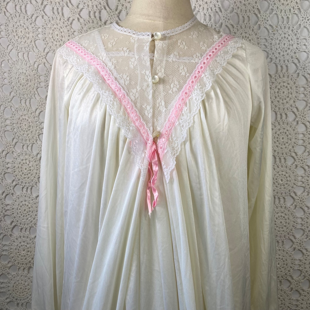 Vintage White Satin Lace Peignoir Negligee Lingerie Set - Nightgown and ...