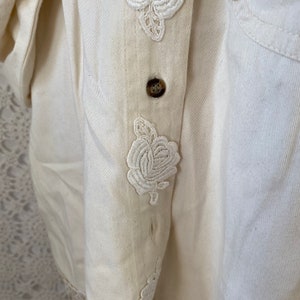 Vintage 1980s White Lace Denim Jacket Cream Collared Button Down Shacket Shirt Jacket Floral Lace Cottage Core Coquette image 4