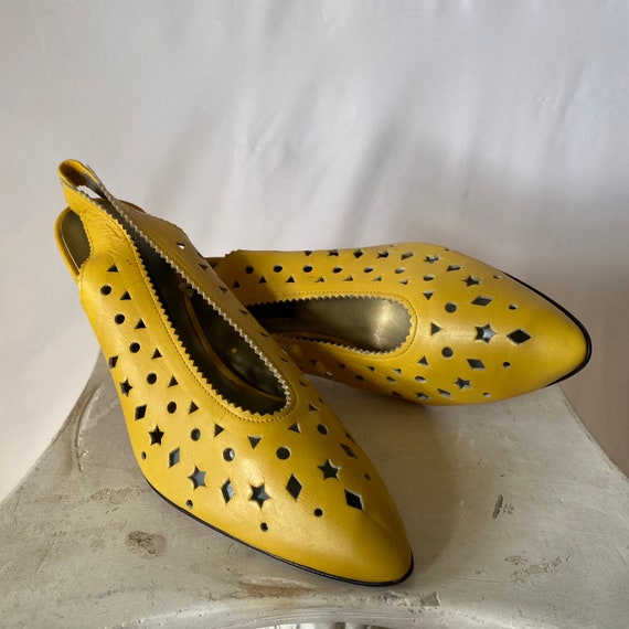 Vintage 1980s Yellow Slingback Heels - Size 5.5 - 