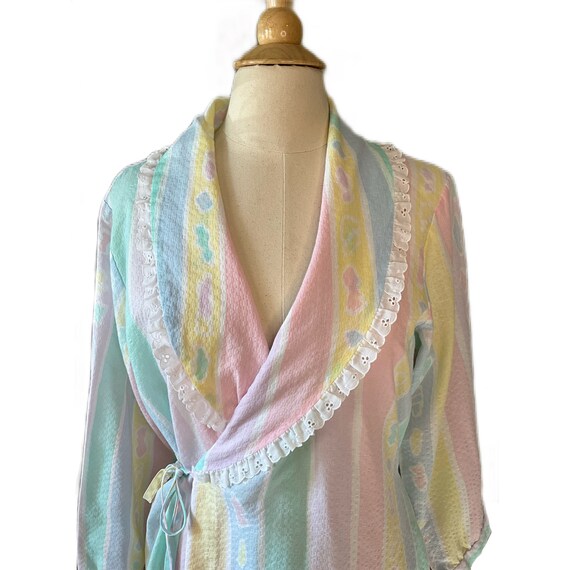 Vintage 1980s Pastel Seersucker Nightgown - White… - image 2