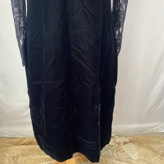Vintage 1980s Black Velvet Dress with Lace Illusi… - image 2