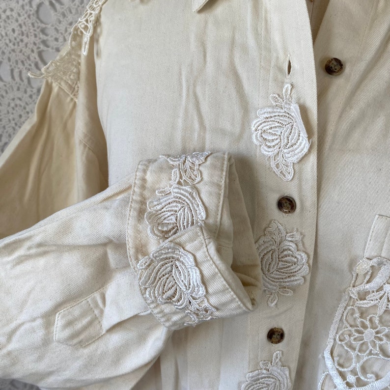 Vintage 1980s White Lace Denim Jacket Cream Collared Button Down Shacket Shirt Jacket Floral Lace Cottage Core Coquette image 3