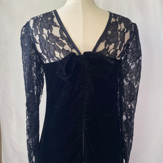 Vintage 1980s Black Velvet Dress with Lace Illusi… - image 4