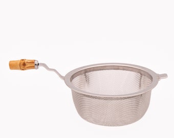 Tea Strainer with handle (64mm)