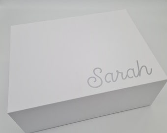 Personalized White Gift Box: Elegant Bridesmaid Keepsake