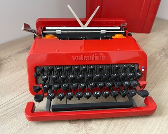 OLIVETTI Valentine -  1970 typewriter Schreibmaschine antik vintage collector