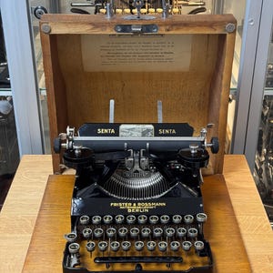 1927 FRISTER & ROSSMANN SENTA portable typewriter typewriter antique vintage