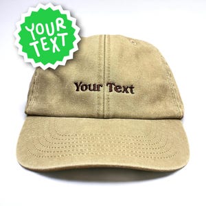 Gorra de béisbol personalizada con texto bordado y fuente serif // Vivian Flytrap // Gorra de béisbol personalizada, estilo vintage, lavada y a medida