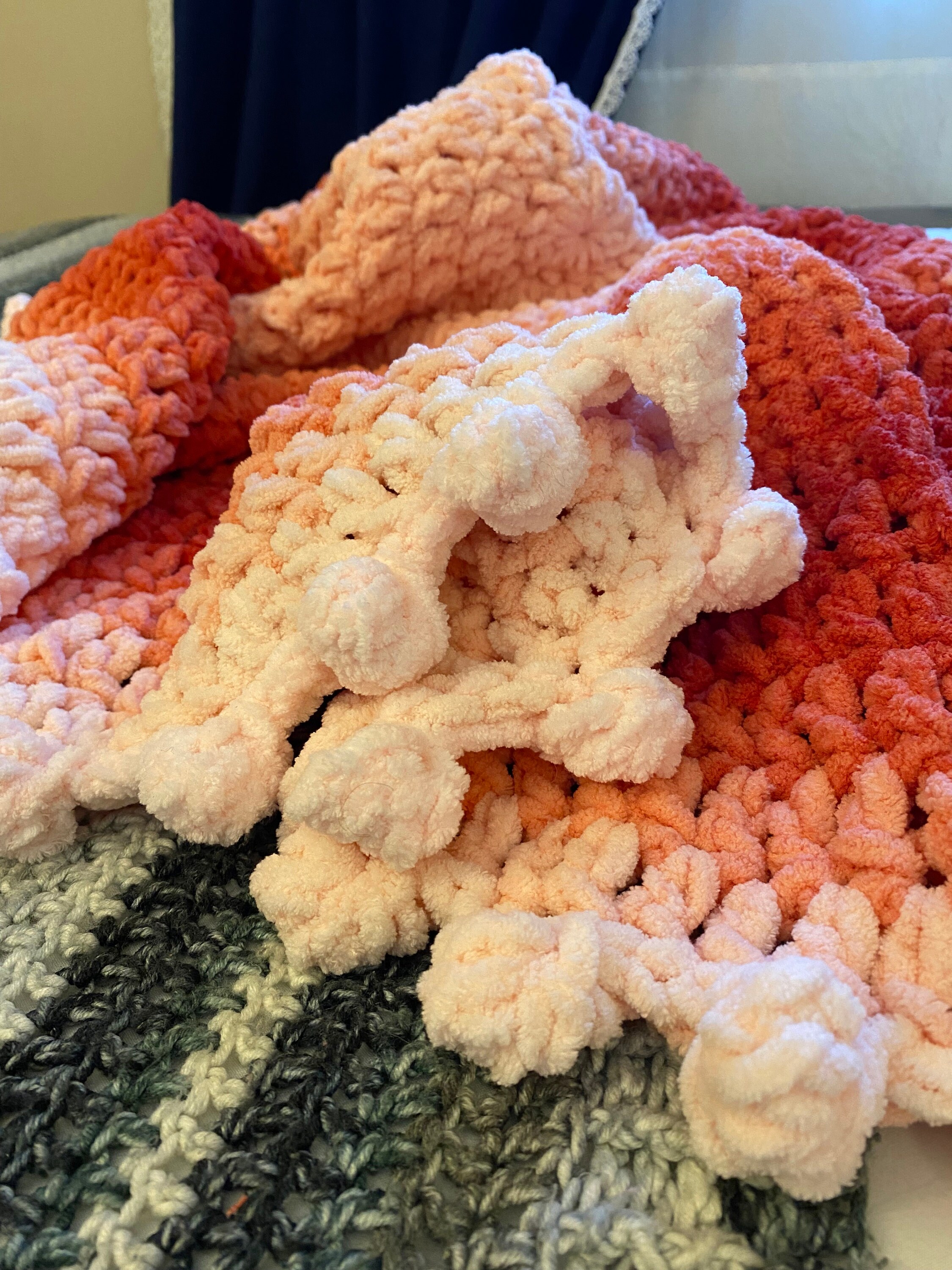 Crochet Baby Blanket, Crochet Round Blanket, Crochet Pom Pom Edge