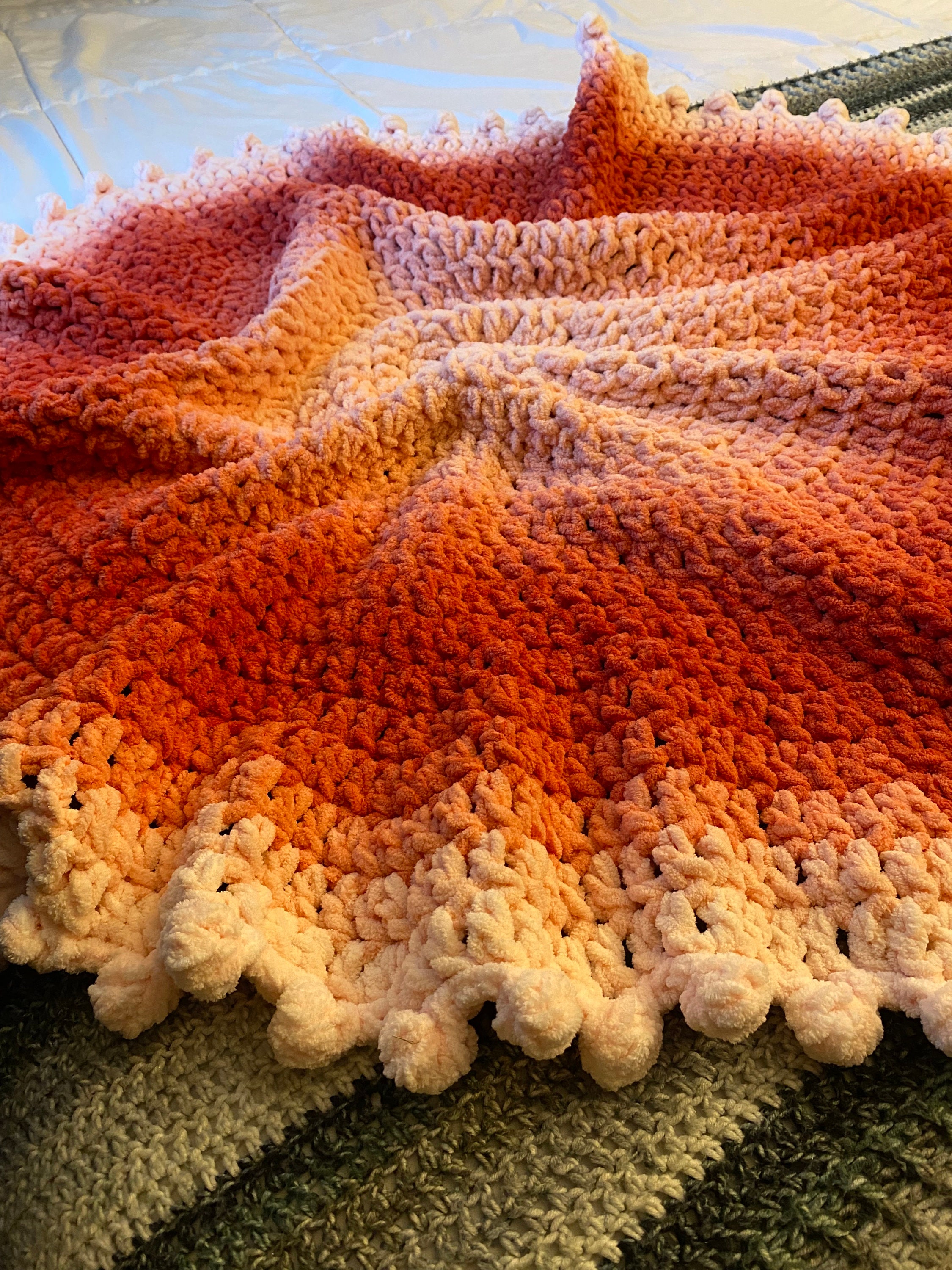 Crochet Baby Blanket, Crochet Round Blanket, Crochet Pom Pom Edge