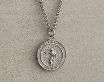 Silver My Redeemer Lives Necklace, Stainless Steel Christian Pendant, Silver Christian Necklace, Circle Christian Pendant, Disciple Jewelry