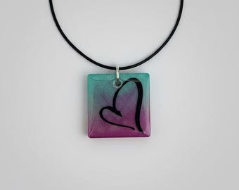 Collar colgante de resina hecho a mano
