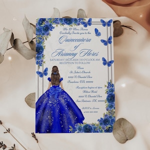 Uitnodiging koningsblauwe en zilveren quinceañera, mis 15, bloemen kweepeer uitnodiging, 15e verjaardagsfeestje, bewerkbare digitale download, canva-sjabloon