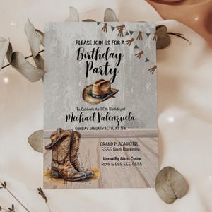 Convite de aniversário estilo cowboy rústico editável - 5x7 | Convite simples para festa estilo western | Modelo para impressão em tons de cinza e marrom | CANVA editável