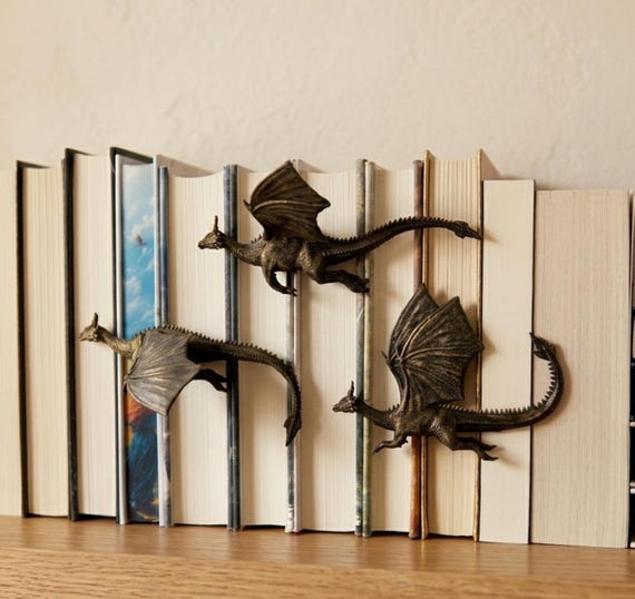 Dragon Bookshelf Decor | Flying Dragon Spine Hugger | Bookish Gift for Fantasy Fans | Fourth Wing