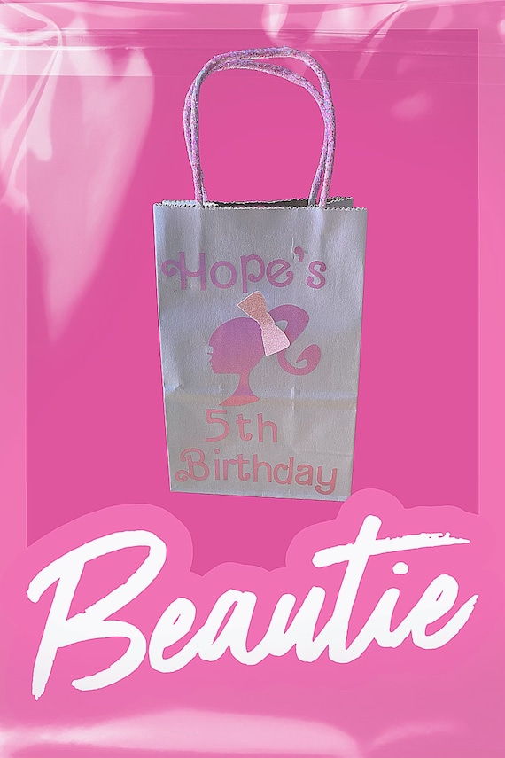 Idée de cadeau d'invité pour un goûter d'anniversaire sur le thème de  Barbie. Kit de réalisation en vente sur le s…