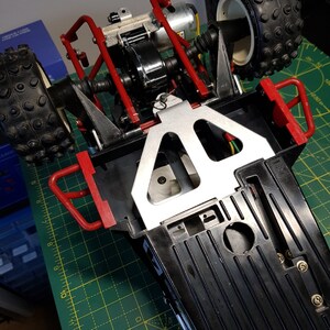 Placa de batería de aluminio Tamiya Wild One.