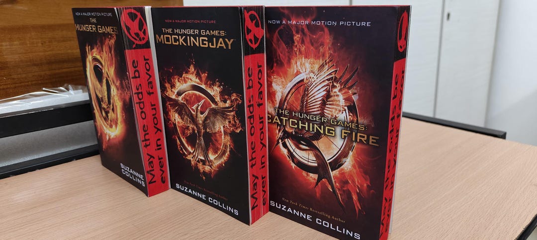 Hunger Games Trilogy by Suzanne Collins: Sprayed Edges Special