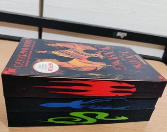Trilogía Sombra y Hueso de Leigh Bardugo: Edición especial de tapa blanda con bordes rociados