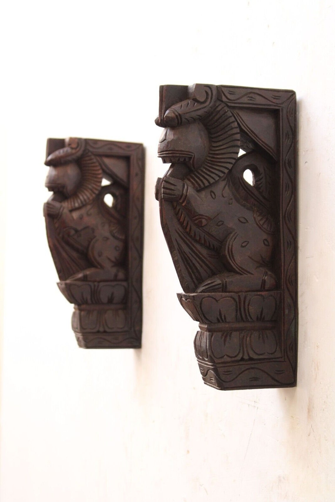 thumbnail interactive-video image 1 of Large Hand-Carved Wooden Dragon Wall Bracket / Shelf Corbel – Gothic Style, Alder Wood (21 Inch) 1 of 2