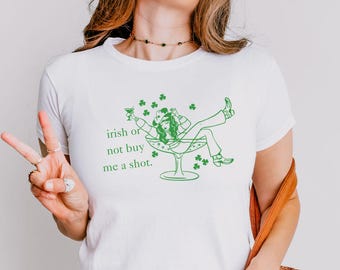 Camiseta de bebé "Irish or Not Buy Me a Shot", camiseta divertida del Día de San Patricio, camiseta corta Y2K, camiseta de bebé Gildan 5000B, camiseta de fiesta del Día de San Patricio
