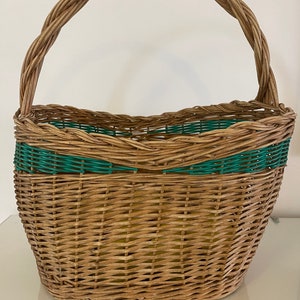 Vintage wicker basket image 3