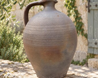 Großer antiker Steingutkrug, 40 cm – Brauner Krug mit Henkel, rustikale, handgedrehte Keramik, Landhausstil